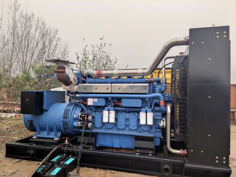 杨林街道柴油发电机组更换机油时，应遵循哪些步骤？