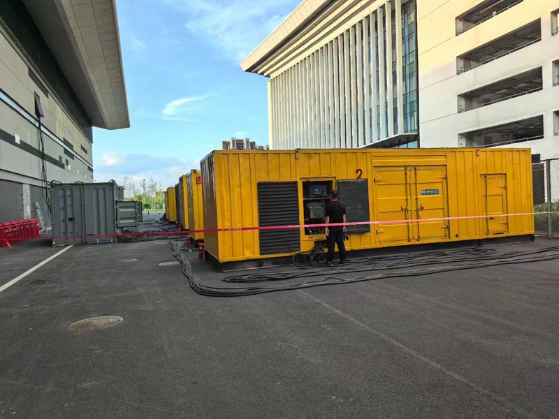 杨林街道柴油发电机冬季保养注意事项？